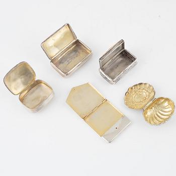 A set of silver boxes and a cup (6 pieces).