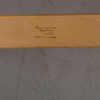 A PAIR OF BRUNO MATHSSON "MINA" ARMCHAIRS, Bruno Mathsson International.