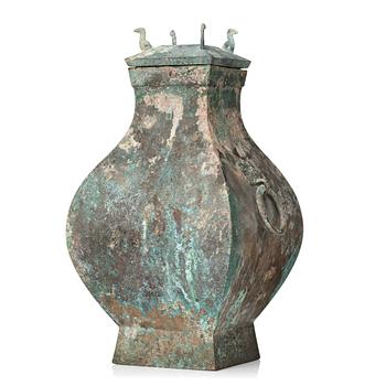 A Han style copper alloy vase with cover, 20th Century.