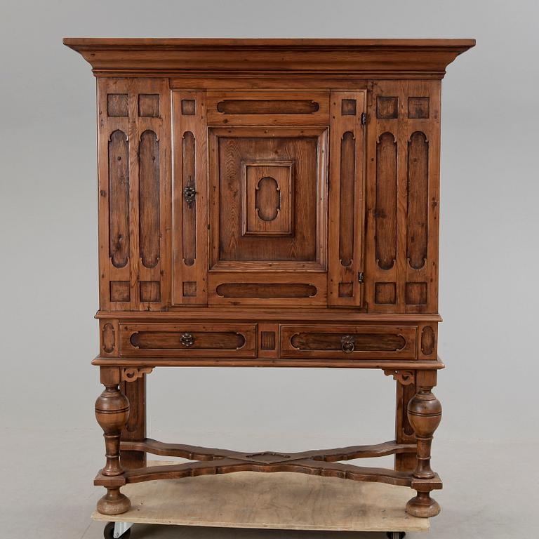 SKÅP, barockstil, 1900-tal.
