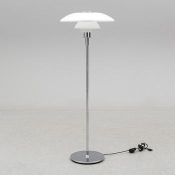 POUL HENNINGSEN, golvlampa, "PH 4 1/2-3 1/2", för Louis Poulsen, Danmark.