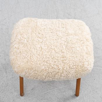 Bengt Ruda, karmstol, modell "562-026", med fotpall, ur "Triva-serien", Nordiska Kompaniet.