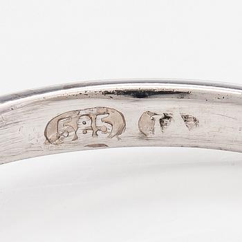 Ring, solitaire, brilliant cut diamond, 14K white gold.