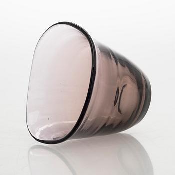 Gunnel Nyman, skål, modell 38 / 11123, signerad Gunnel Nyman Riihimäen Lasi Oy. Formgiven 1938.