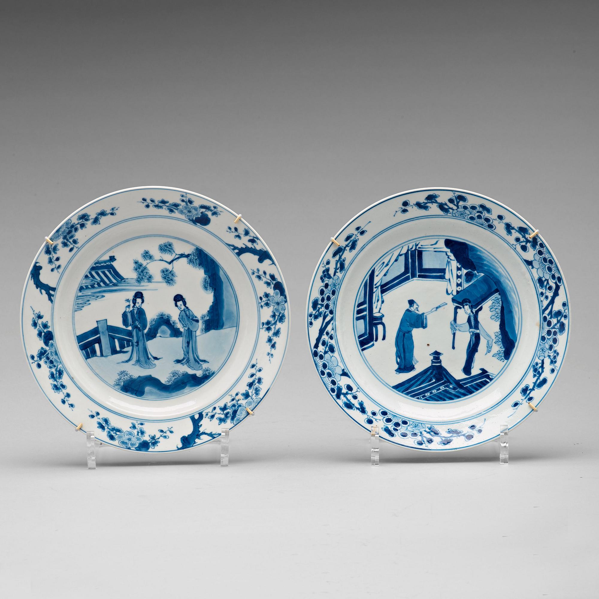 Two blue and white dishes, Qing dynasty, Kangxi (1662-1722).