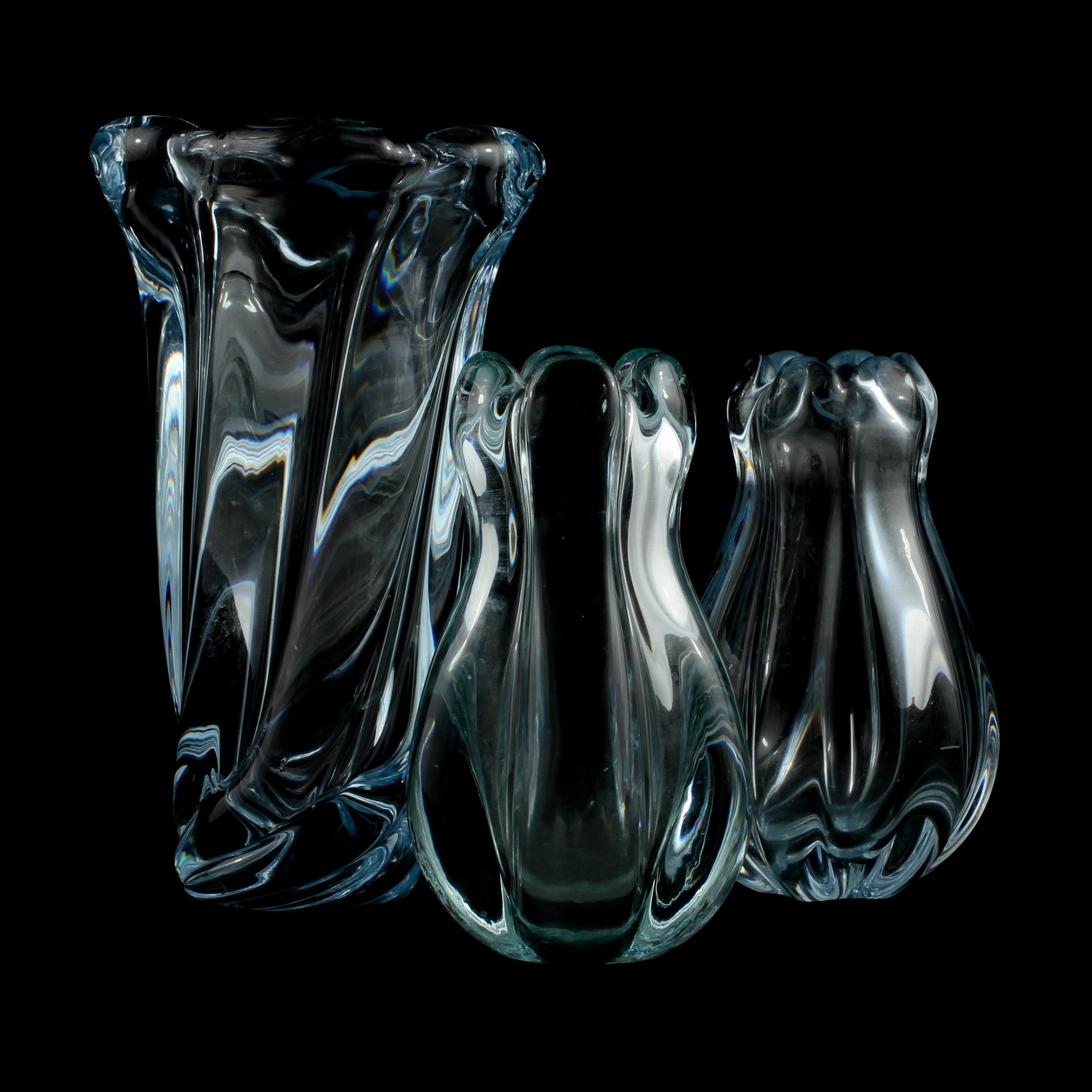 VASER, 3 st, glas, signerade Orrefors och numrerade, 1900-talets sista kvartal.