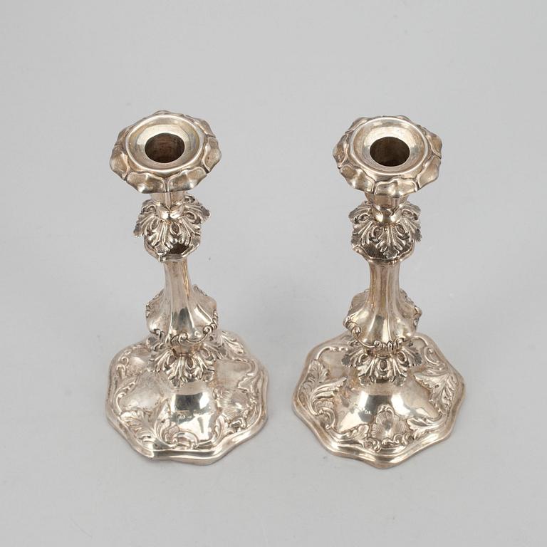 LJUSSTAKAR, ett par, silver, Carl Talen (1846-1861), Helsingfors 1856. Vikt ca 348 g.