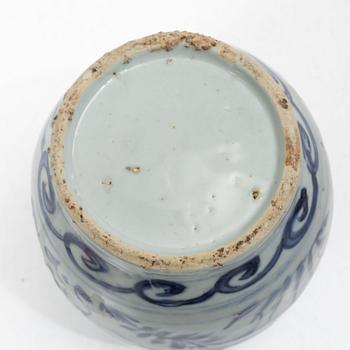 A Chinese blue and white porcelain jar, Ming dynasty (1368-1644) or later.