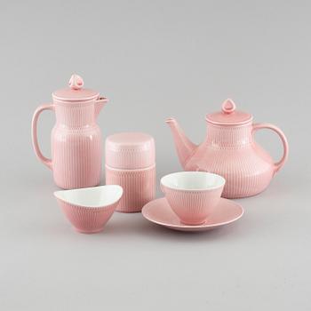 A 16 piece porcelian tea set by Hertha Bengtsson, Rörstrand, 1950/60s.