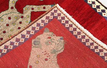 A Gashgai rug, 110 x 88 cm.