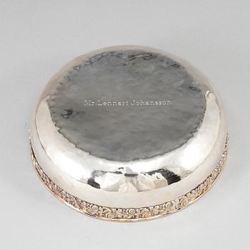 A silver 800 bowl.