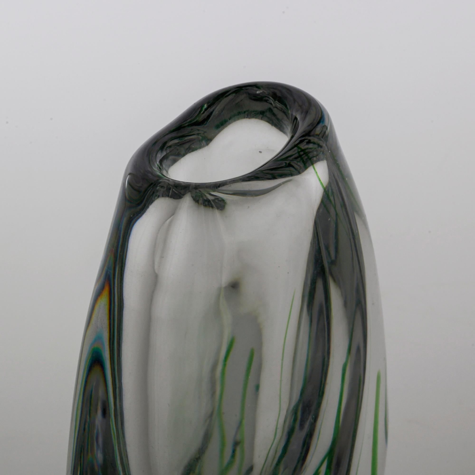 VICKE LINDSTRAND, a glass vase, from the latter half of the 20th century.
