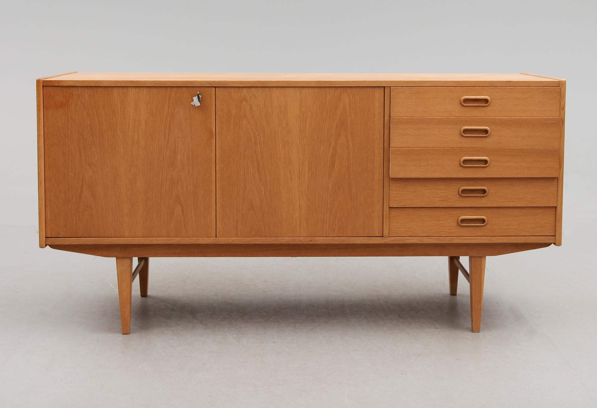SIDEBOARD, 1900-talets andra hälft.