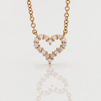 Tiffany & Co, an 18K gold 'Tiffany Hearts' necklace with diamonds.