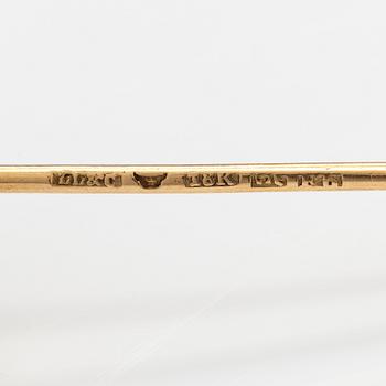Brosch/slipsnål, 18K guld, micromosaik. L. Larsson & Co, Göteborg 1884.