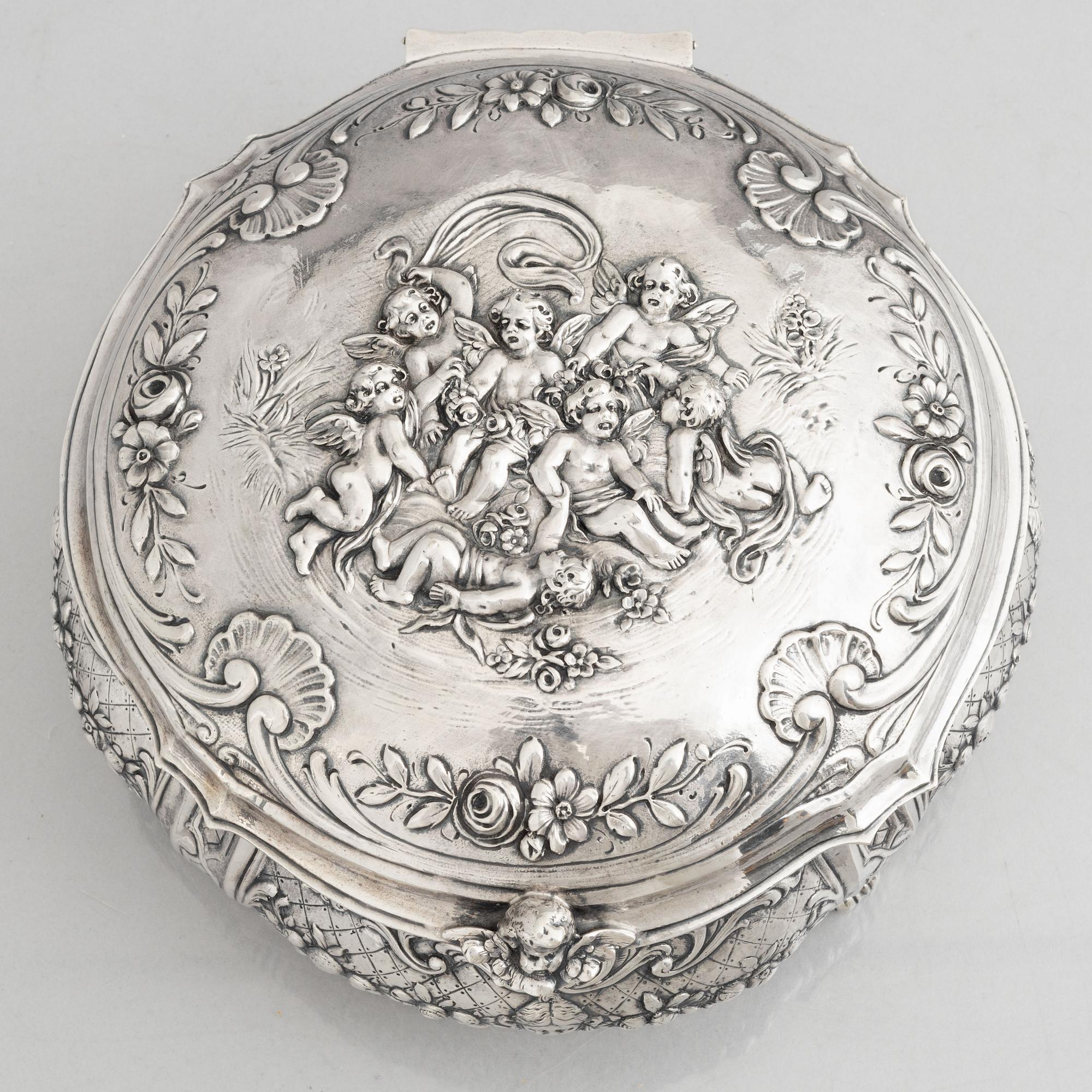 A German silver 800 Rococo style box with cover, circa 1900.