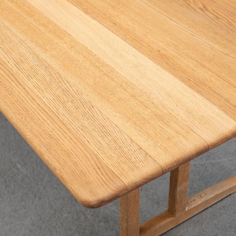 BØRGE MOGENSEN, a 'Shaker' oak table.