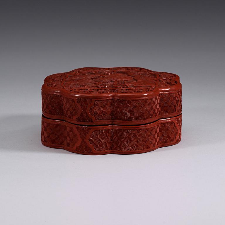 A red lacquer box with cover, Qing dynasty (1644-1912).