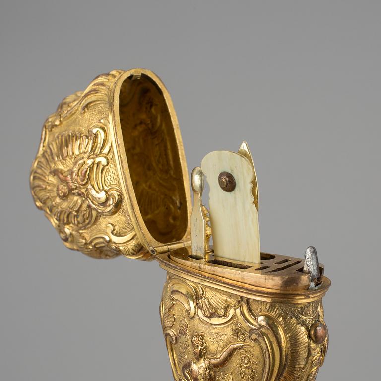 ETUI, förgylld mässing, rokoko, 1700-tal.