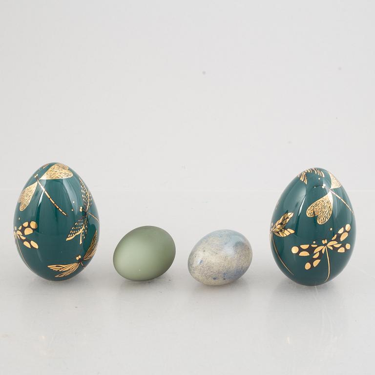 Oiva Toikka, two eggs, Iittala, and Gunvor Olin-Grönqvist, to eggs, Arabia, Finland.