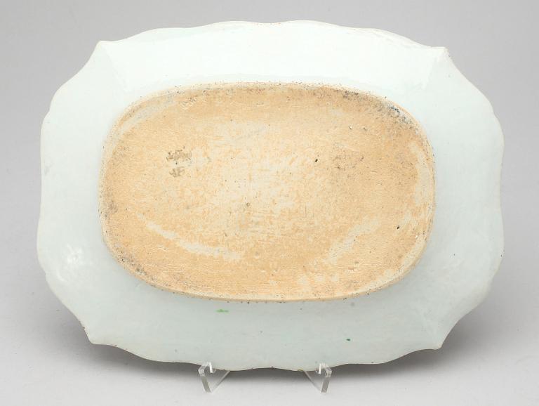 STEKFAT, porslin Qingdynastin Qianlong (1736-95).