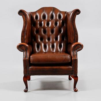 FÅTÖLJ, Chesterfield-modell, 1900-talets andra hälft.