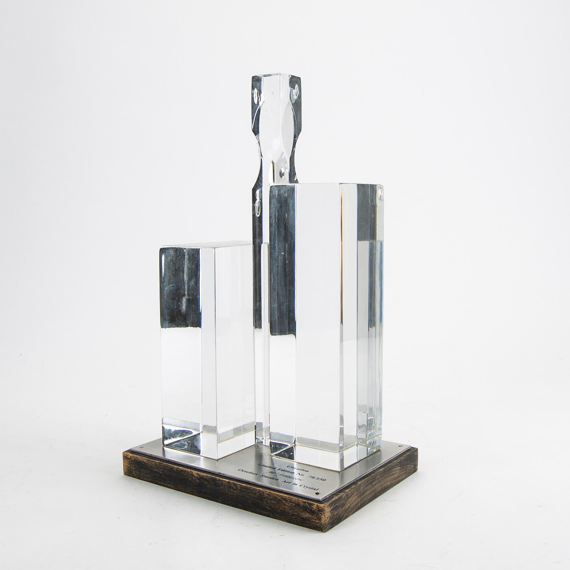 Jan Johansson, skulptur signerad och numrerad 78/150 plexi och glas Orrefors.