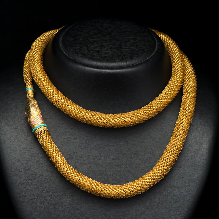 A NECKLACE, 18K gold, turqouise, garnets. Middle of 19th century.