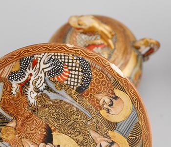 A japanese tea set from turn of the century 1900.