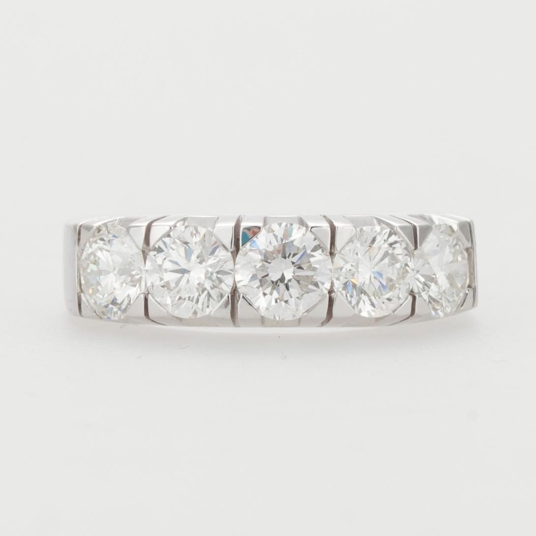 RING, vitguld 14K, 5 briljantslipade diamanter, tot. 2,00 ct,
4,8 g. Intyg 251.