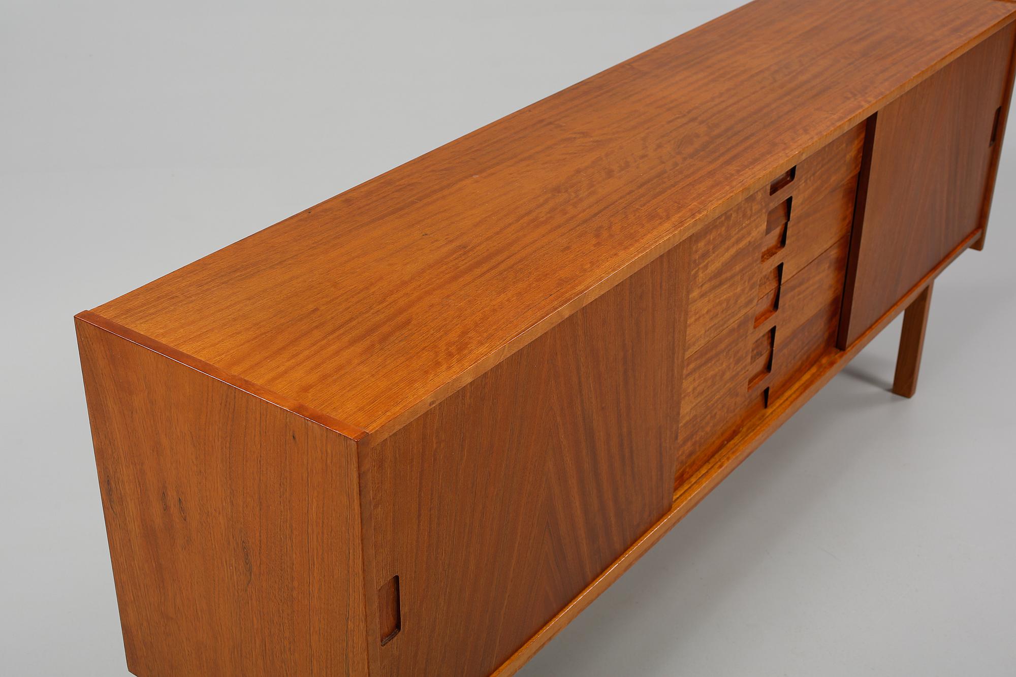 SIDEBOARD, 1900-talets andra hälft.
