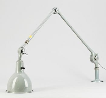 Industrilampa med märket PeFeGe från Sverige 1940/50-tal.