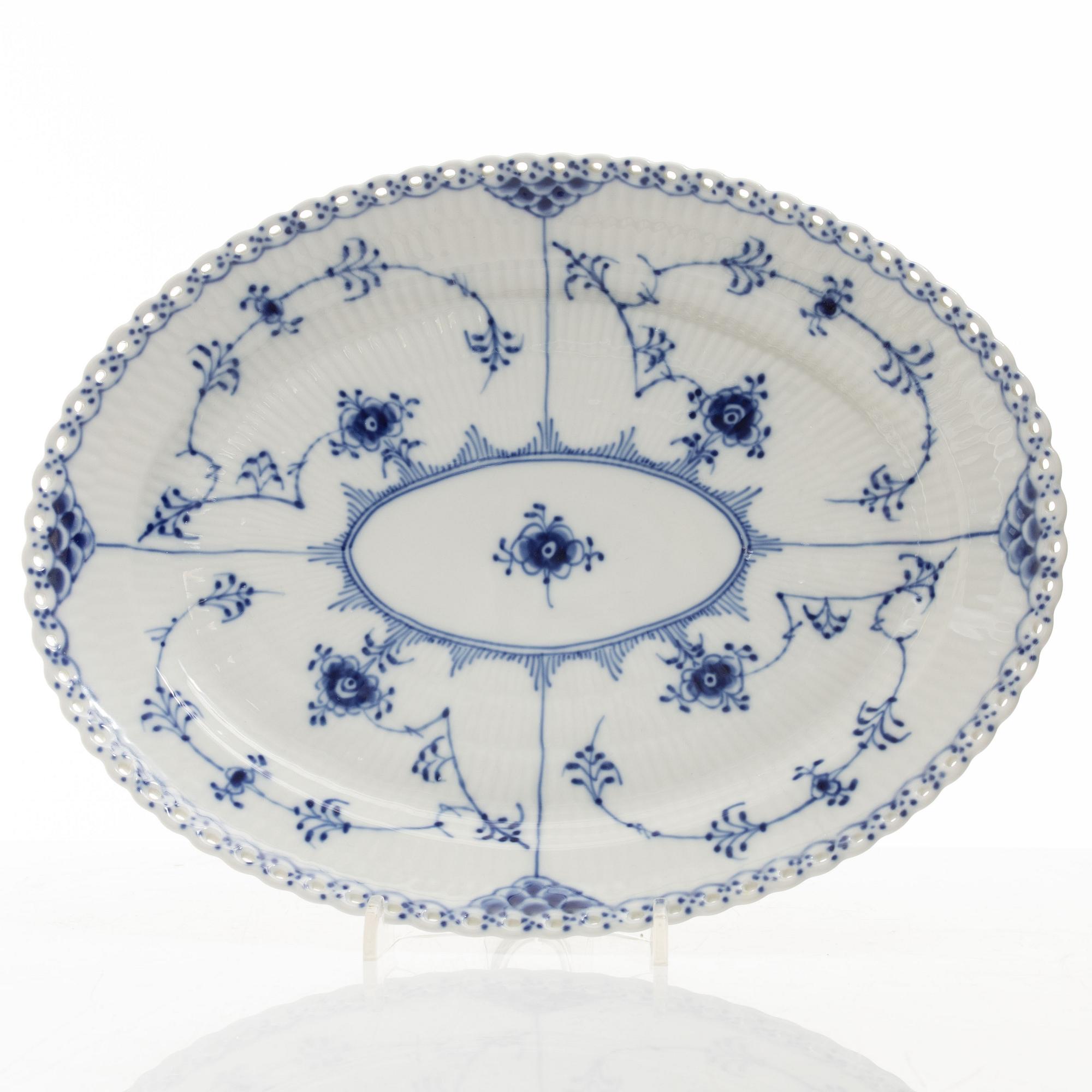 Dinner service, 45 pieces, porcelain, "Blue Fluted", Royal Copenhagen, Denmark.
