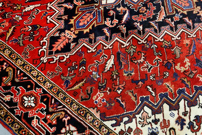 A carpet, Heriz, so called Gorovan, ca 350 x 258 cm.