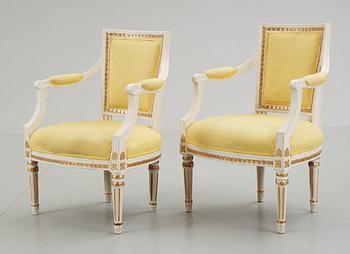 222. A pair of Gustavian armchairs. 19th Century.