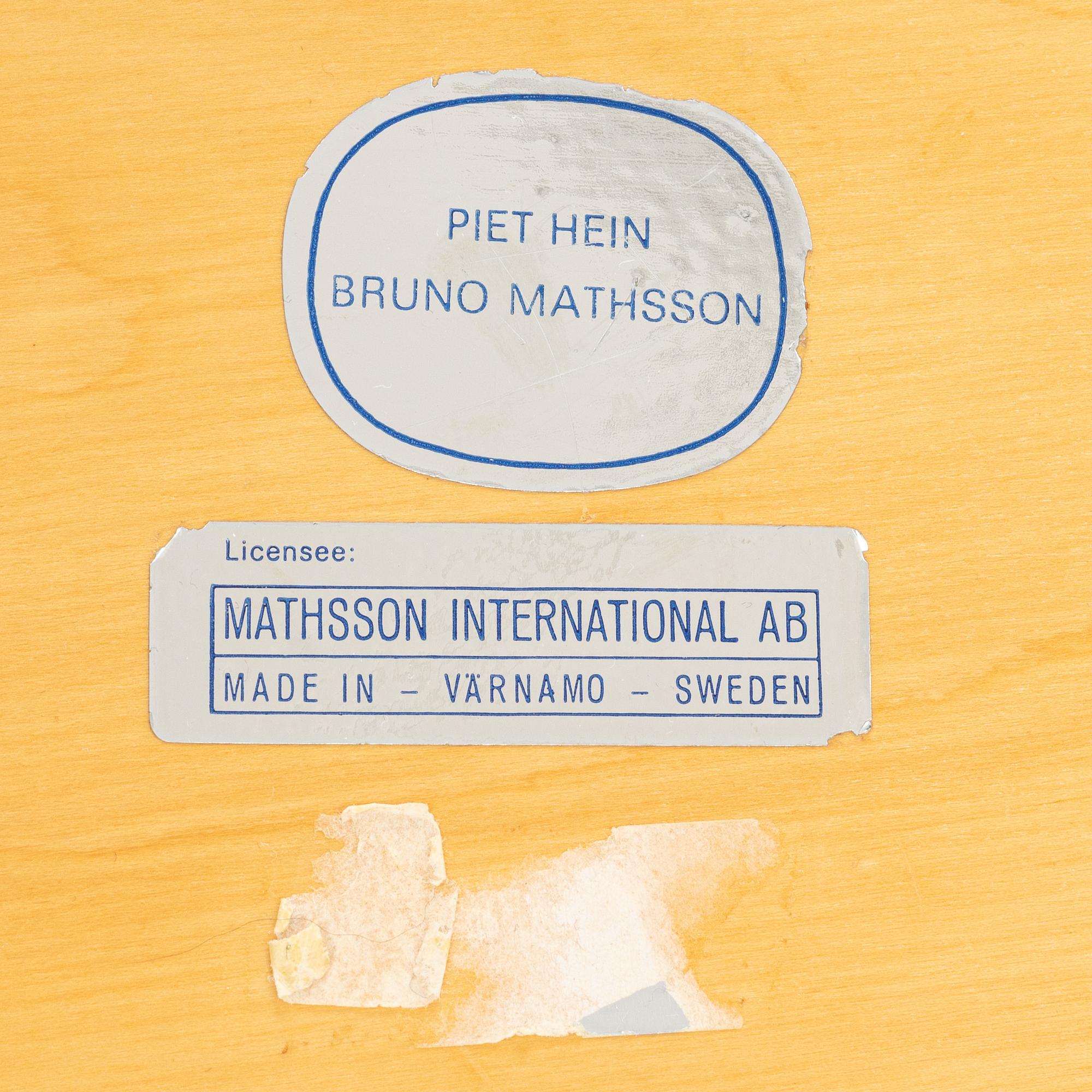 Bruno Mathsson & Piet Hein, a 'Supercirkel'  coffee table, Bruno Mathsson International, Värnamo.