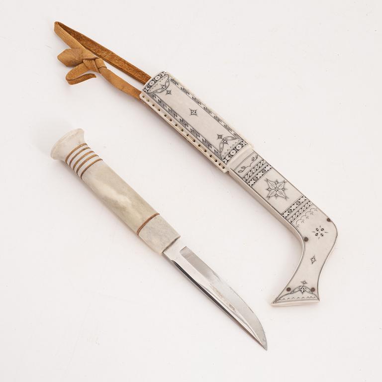 A reindeer horn knife by Anders Fankki, before 1960, signed.