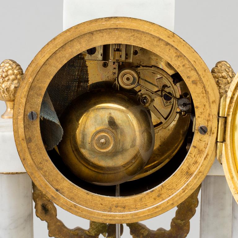 MANTLE PIECE, three parts, Louis XVI-style, France, 20th century.