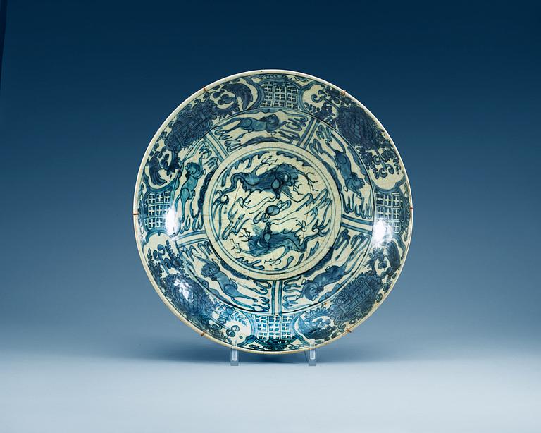 A large blue and white Swatow charger, Ming dynasty, Wanli (1573-1619).