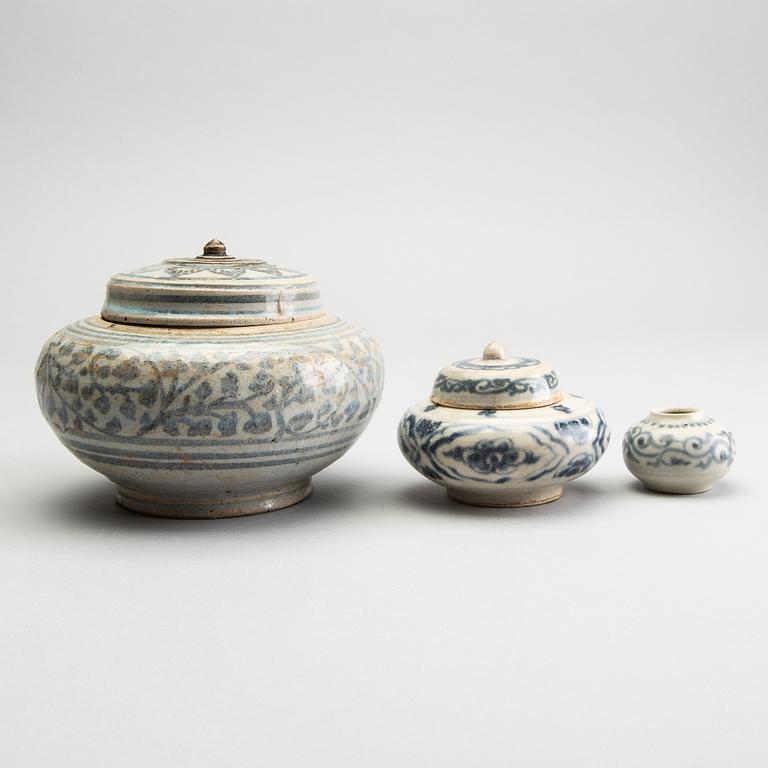 A set of three blue and white jars, Sawankhalok, Thailand, 15th/16th Century.