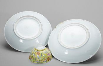 FAT, 2 st samt SKÅL. Porslin, Kina, 1800/1900-tal.