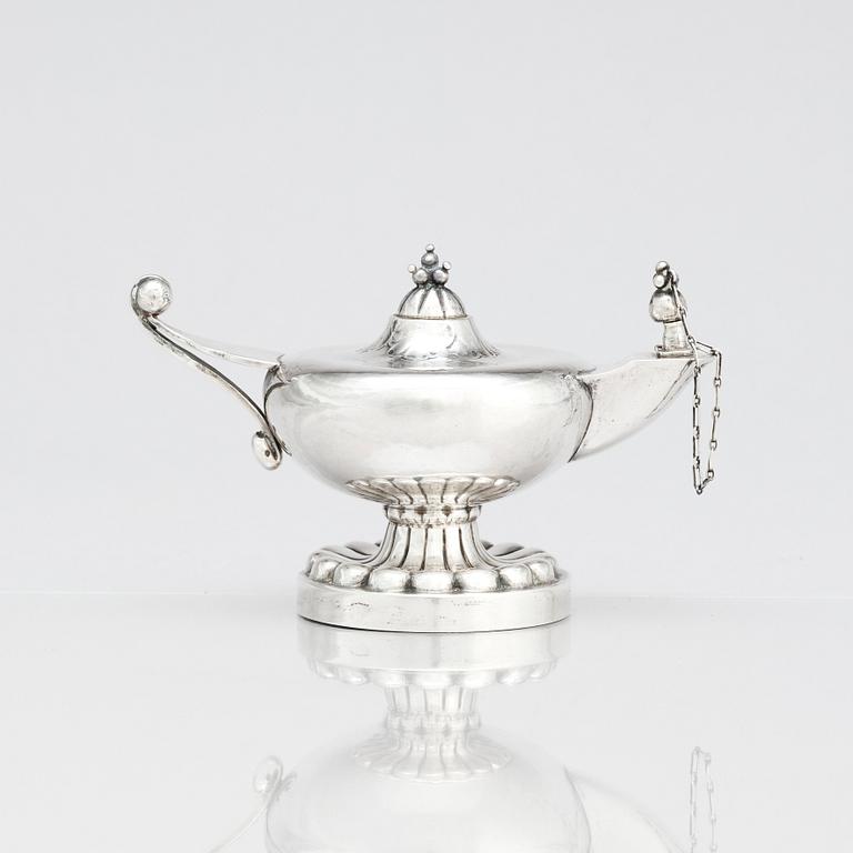 Georg Jensen, bordständare / oljelampa, Köpenhamn, 1915-19, design nr 13, 830/1000 silver.