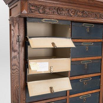 An oak cabinet early 20th Century.