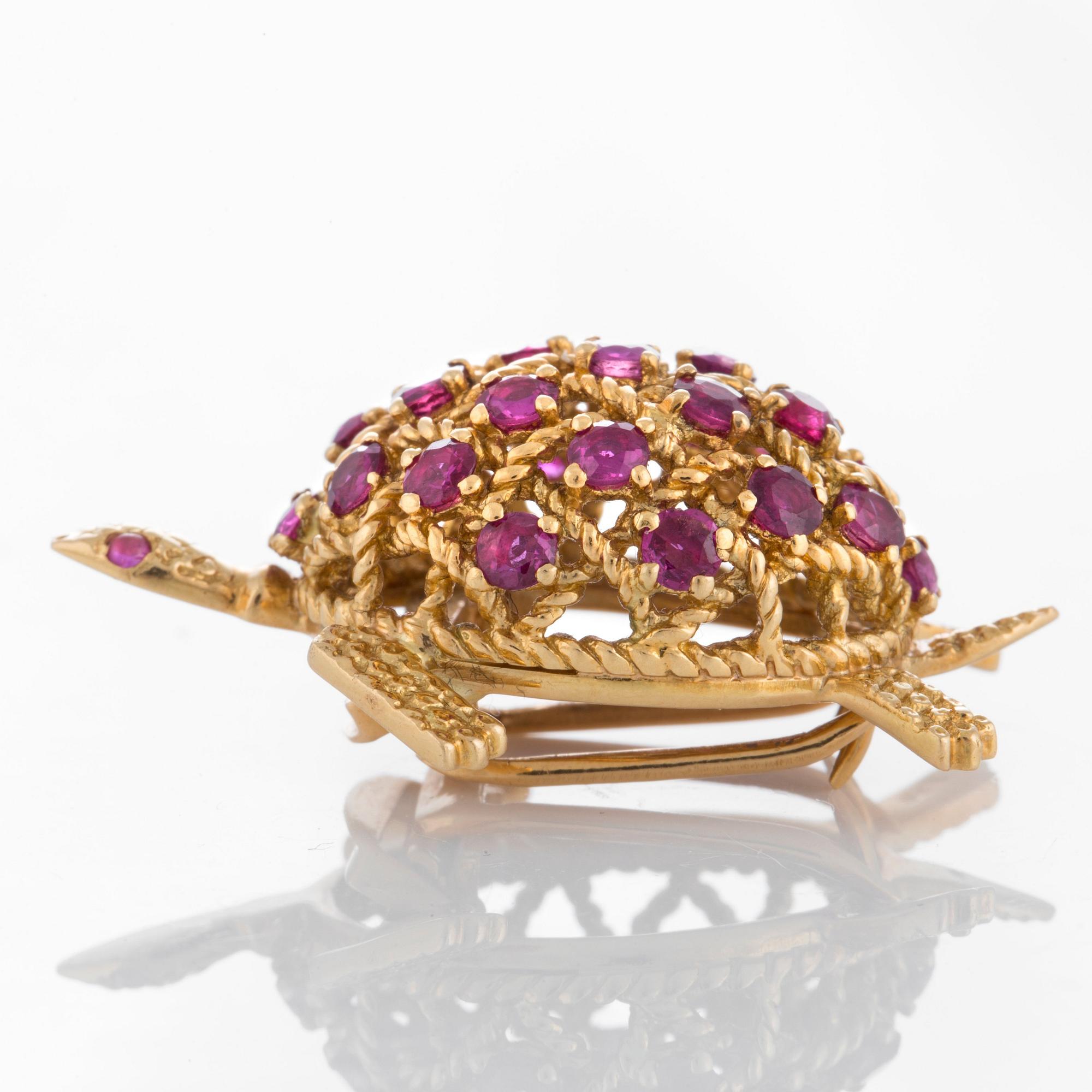 Cartier brosch i form av en sköldpadda 18K guld med rubiner.