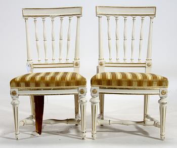 STOLAR, ett par mkt snarlika, gustavianska Stockholmsarbeten varav en signerad Melchior Lundberg, 1700-talets slut.