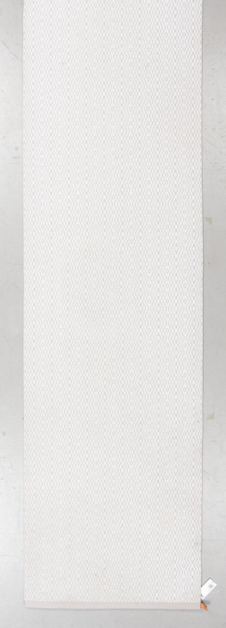 A runner, Machine made, "Chenille family bloom", Kasthall Design Studio, ca ca 780 x 90 (according to lable) cm.