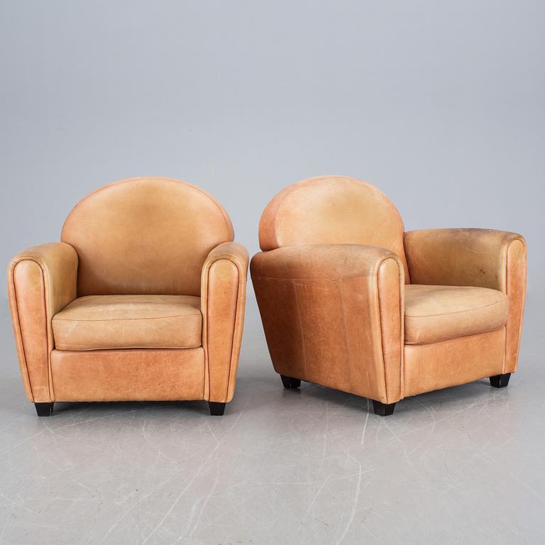 FÅTÖLJER, ett par, 1900-talets sista fjärdedel.