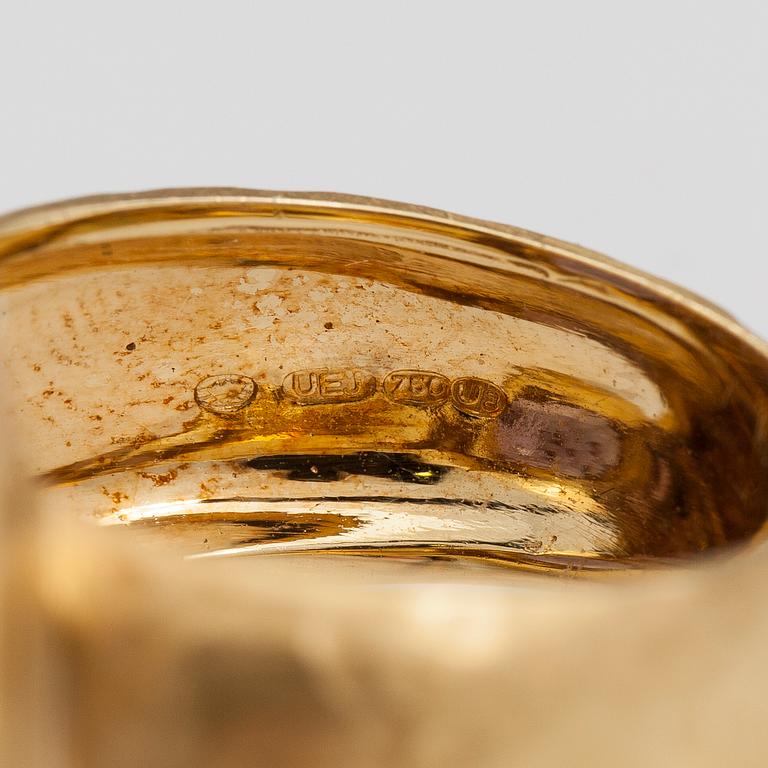 RING, 18K guld, ametist. Italien, Importstämplad Rubens, Helsingfors 1997.