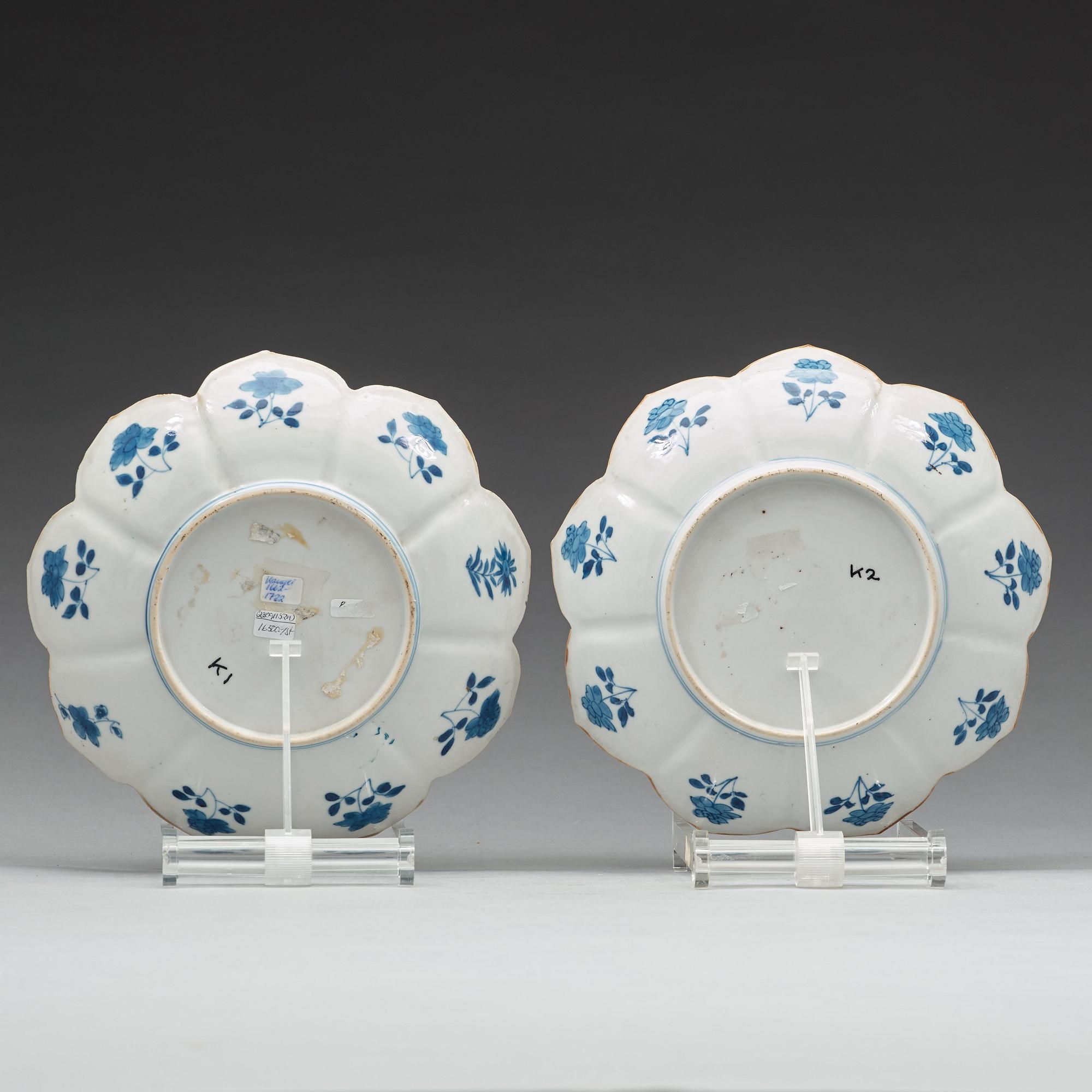 A pair of blue and white dishes, Qing dynasty, Kangxi (1662-1722).