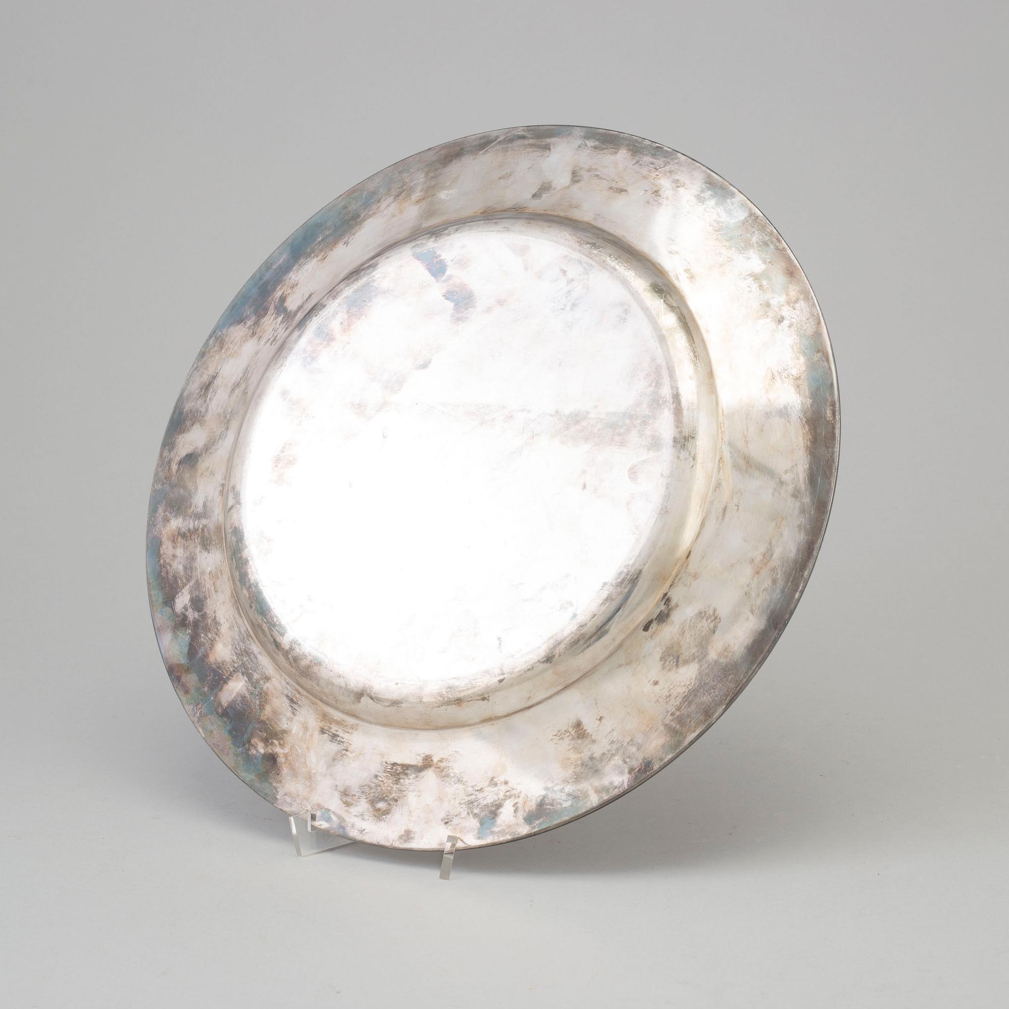 A silver dish from GAB in Stockholm, 1948.